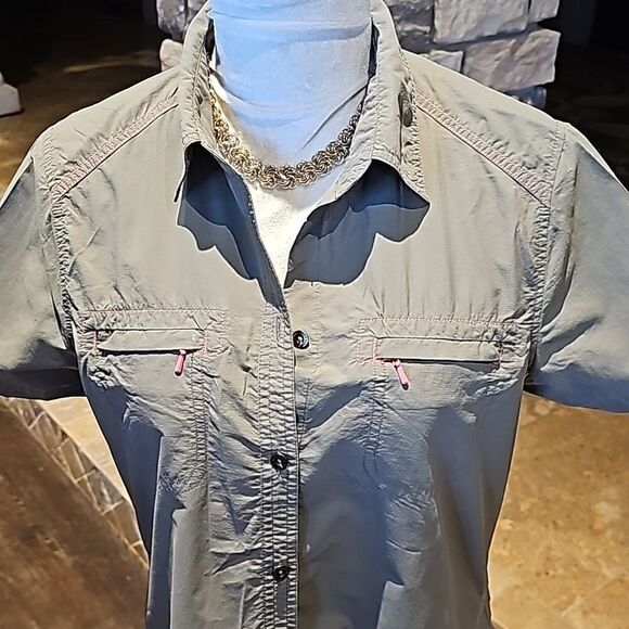 Eddie Bauer army Green short sleeve blouse with pink stitching size medium - Picture 1 of 11